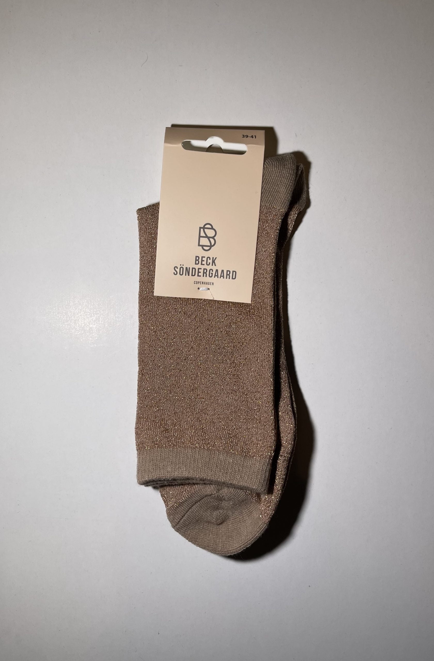 Dina strømper camel